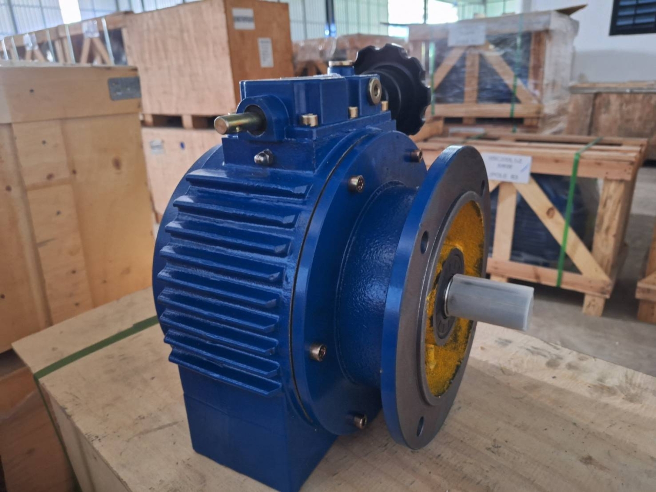 124337.jpg - มอเตอร์เกียร์ปรับรอบ SPEED VARIATOR GEAR MOTOR MODEL : NVL / NVF | https://sandberggear.com